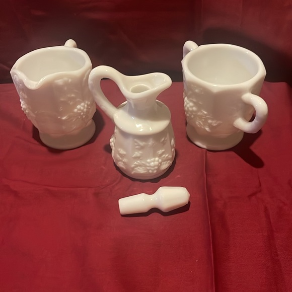 11 Piece Vintage Tea Set with sugar dish, creamer - Picture 13 of 15